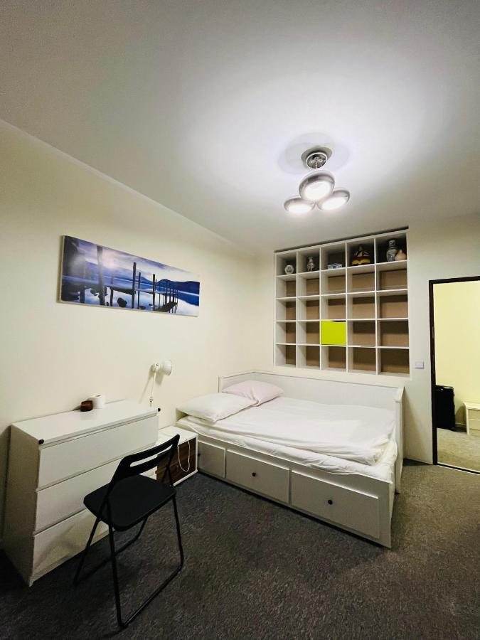 Near Airport Cybernetyki Inn 바르샤바 외부 사진