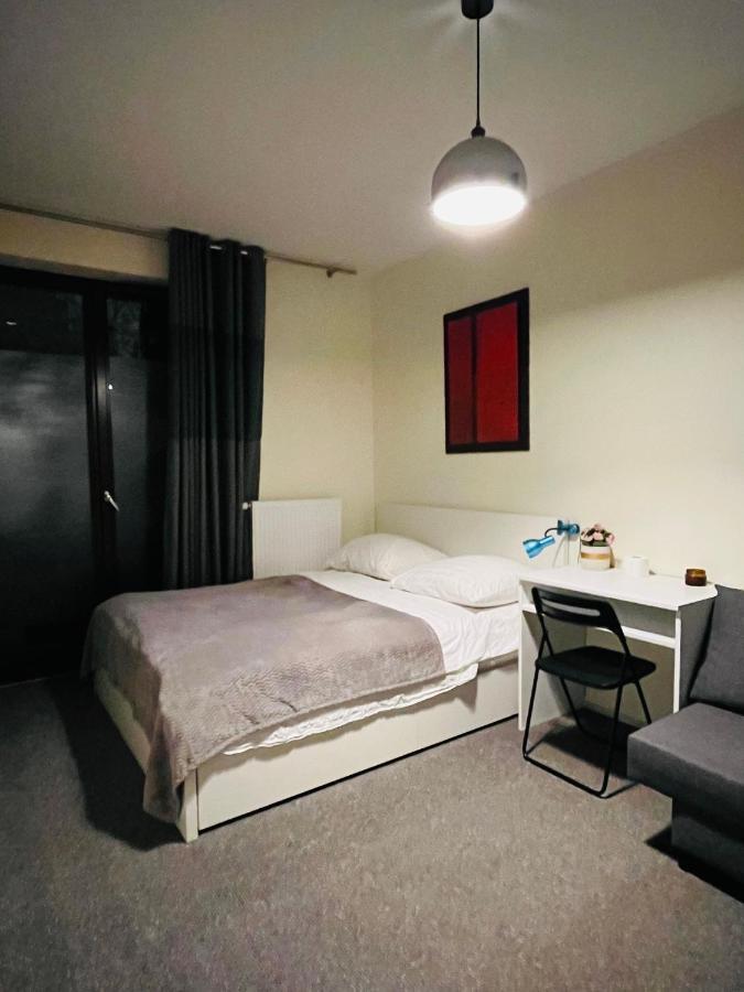 Near Airport Cybernetyki Inn 바르샤바 외부 사진